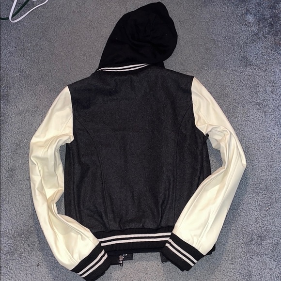 Obey varsity jacket - Picture 2 of 3